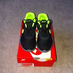 Big Boys Nike Air Max Oketo (GS) Running Shoes